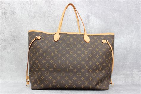 what is louis vuitton monogram canvas made of